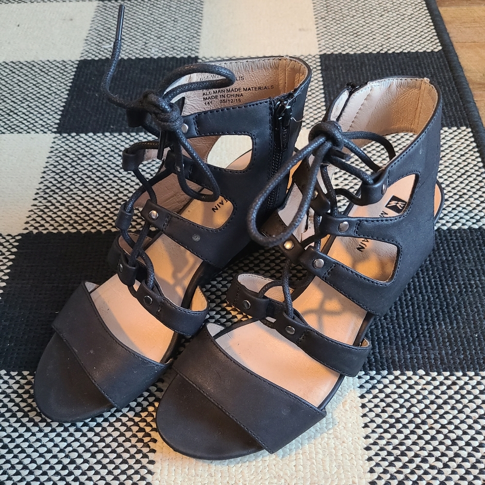 White Mountain Shoes Size 7.5